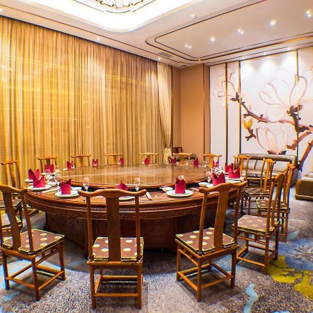 Zhongshan Guzhen Huayu Landmark Hotel Экстерьер фото